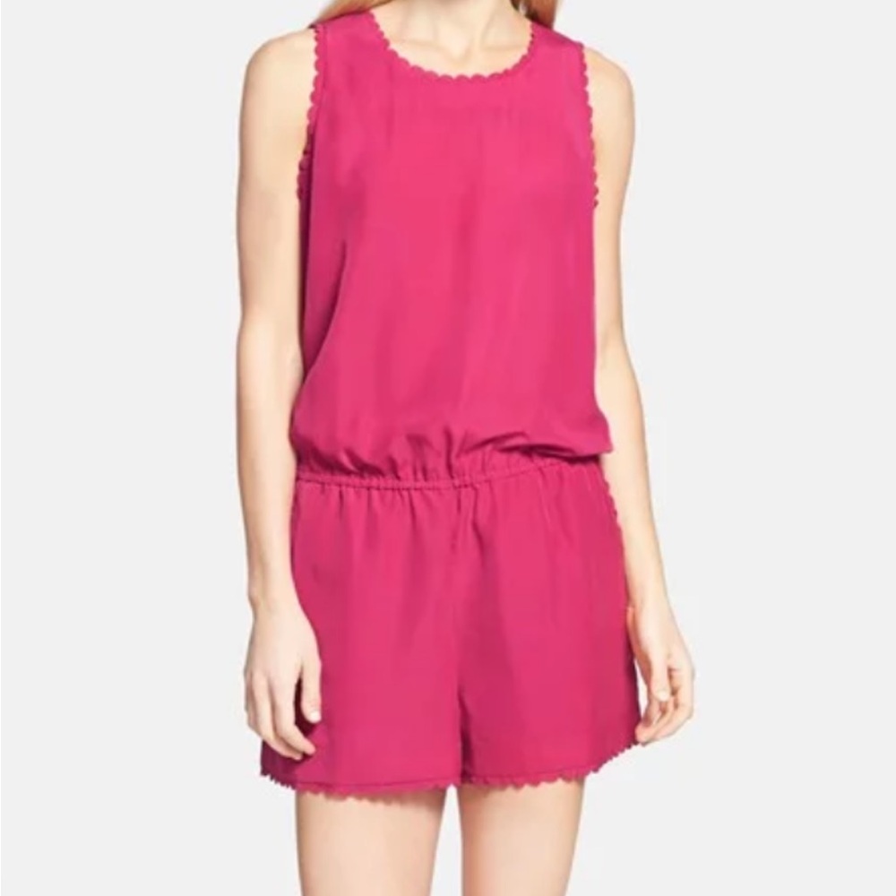 Chelsea28 Women's Pink Sleeveless Romper with Scallop Edges Size Medium